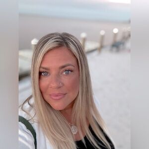 Meet your Posher, Holly